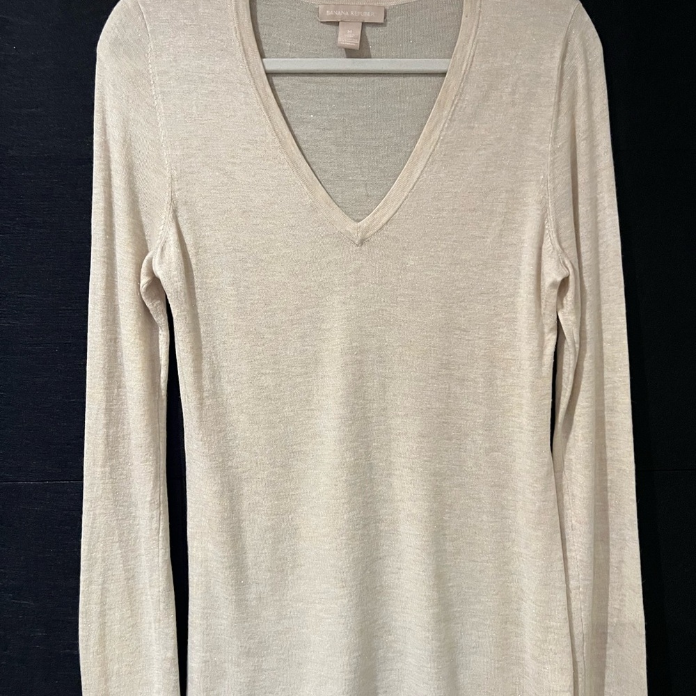 Banana Republic Beige shimmery Long Sleeve V-Neck thin sweater